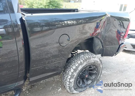 2018 Ram 1500 Express 4X4 6'4 Box из США, поврежденный, VIN 1C6RR7FG4JS199965